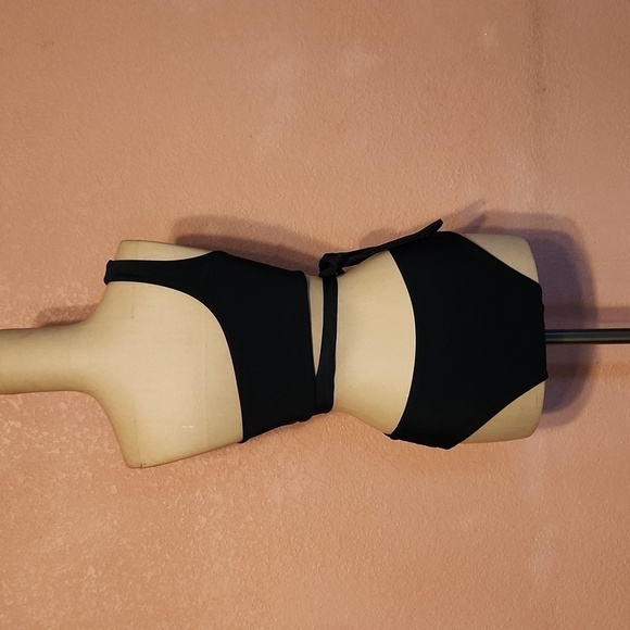 Super cute black bikini! Size small! - Picture 6 of 6